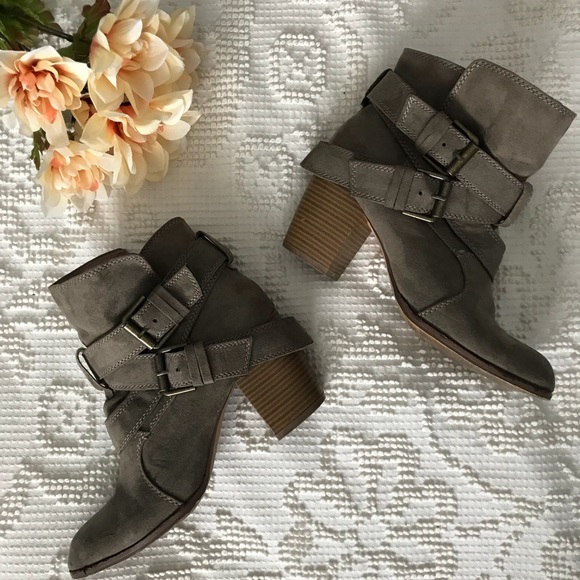 American Eagle Outfitters Shoes - • Taupe Buckled Booties •